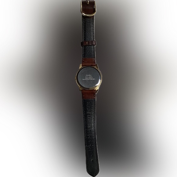 Disney Vintage Quartz Mickey Mouse Leather Strap #RRS58AX - Picture 2 of 2